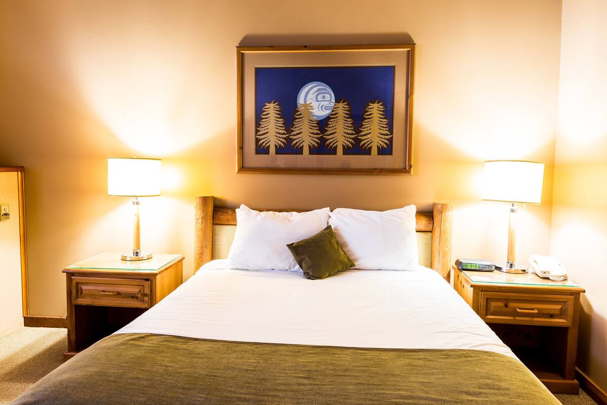 Standard Room, 1 King Bed, Ocean View