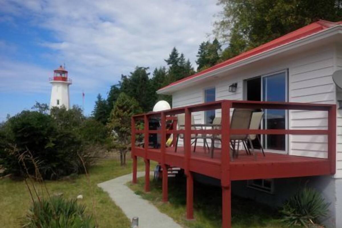 Panoramic Cottage, 2 Bedrooms, Ocean View, Oceanfront | Terrace/patio