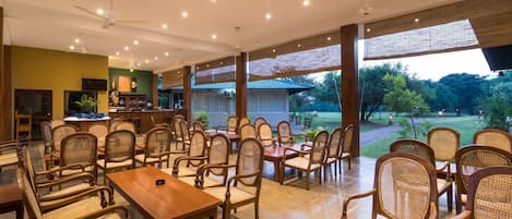 Bar (en la propiedad)