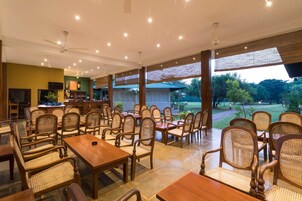 Bar (en la propiedad)