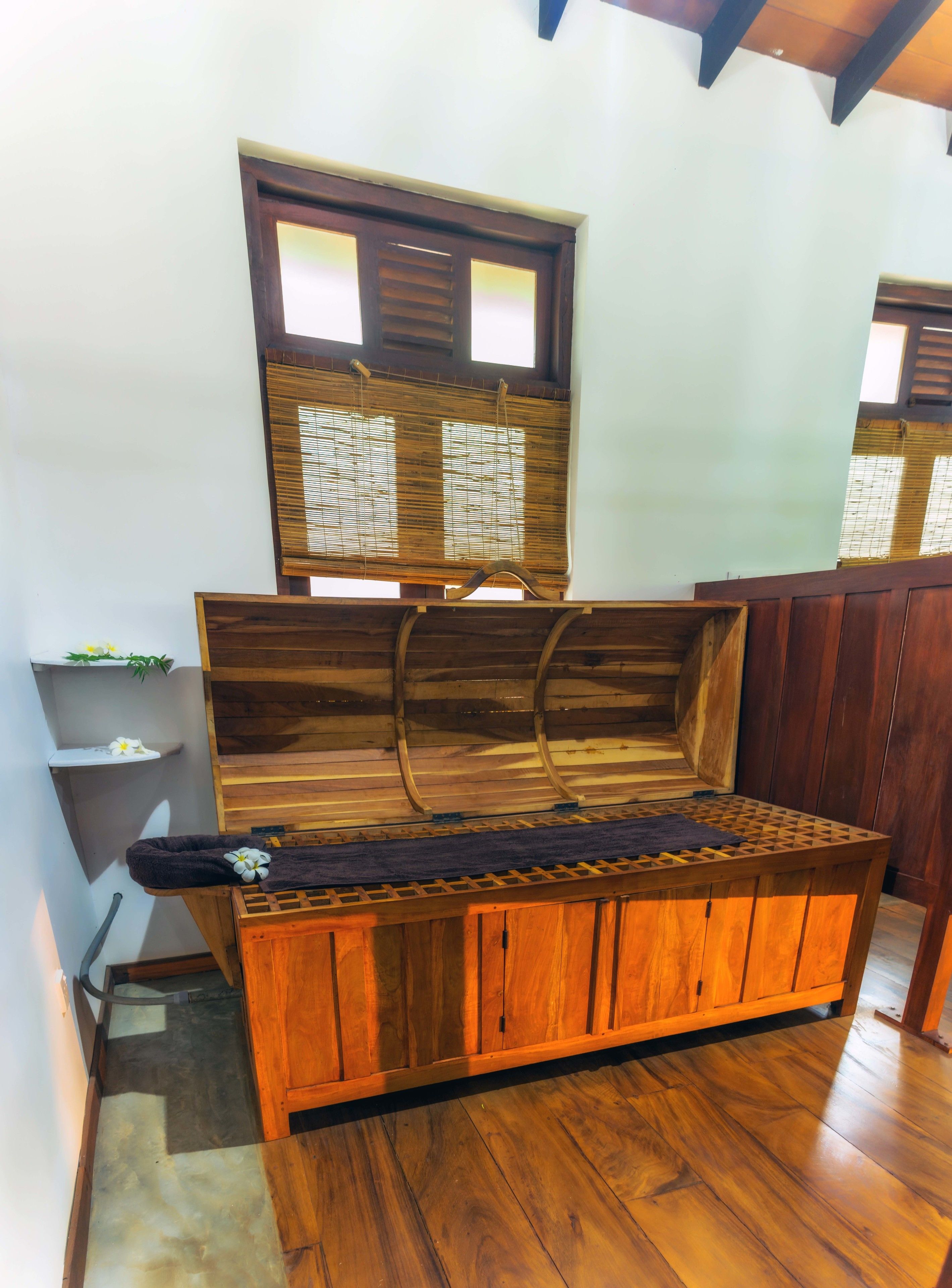 steam room, body treatments, swedish massages, body scrubs, facials