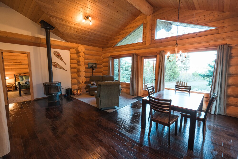 Ten-ee-ah Lodge Wilderness Resort by null