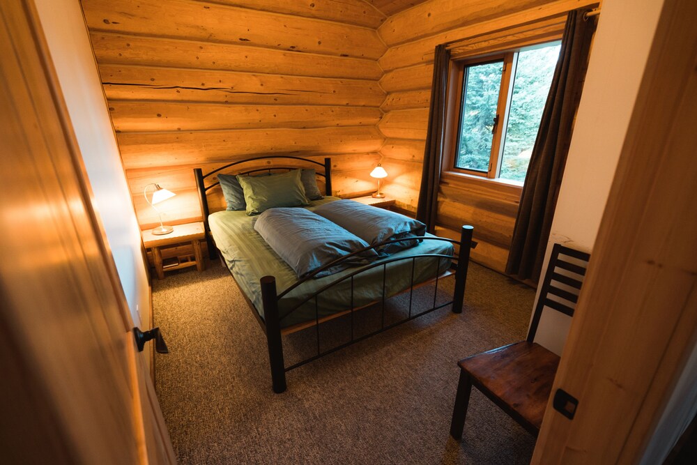 Ten-ee-ah Lodge Wilderness Resort by null