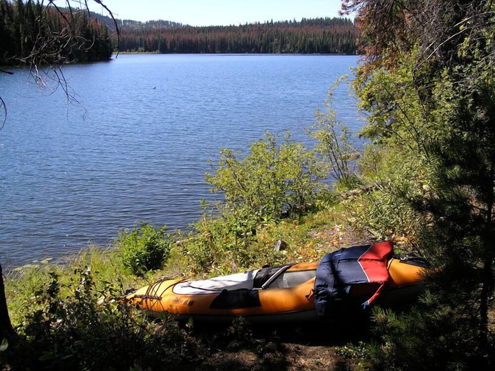 Ten-ee-ah Lodge Wilderness Resort by null