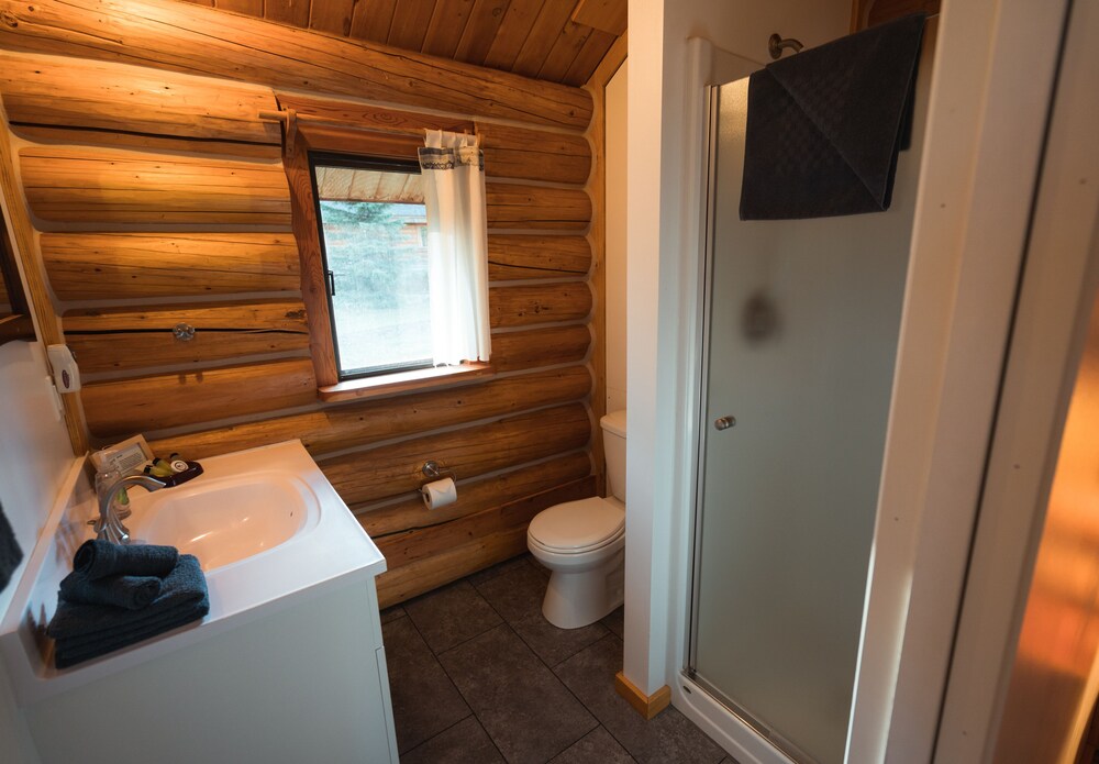 Ten-ee-ah Lodge Wilderness Resort by null