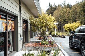 Reception - Airport Inn (Port Hardy)