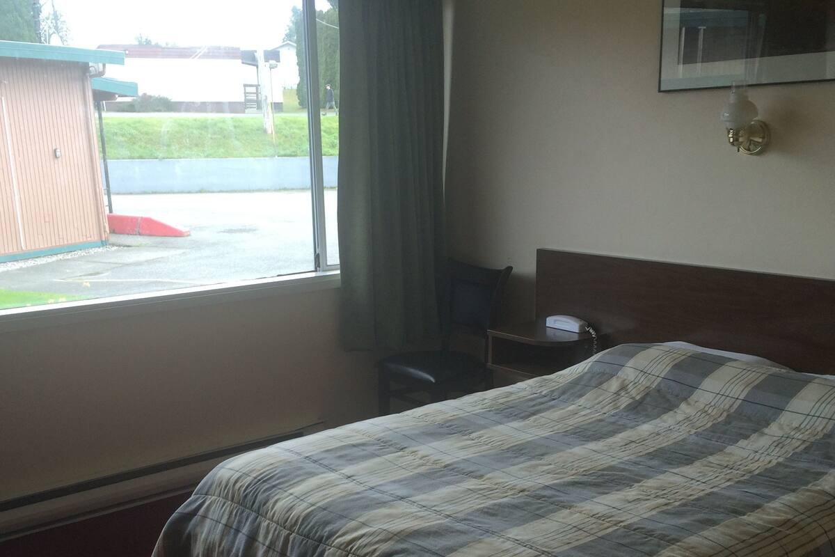 Standard Room, 1 Queen Bed