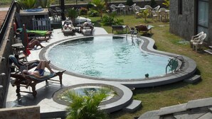 Outdoor pool - C&I Beach Hotel (Chilaw)