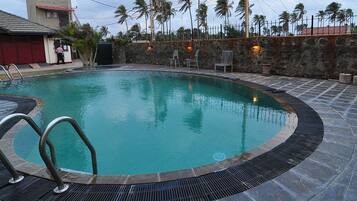 Utomhuspool