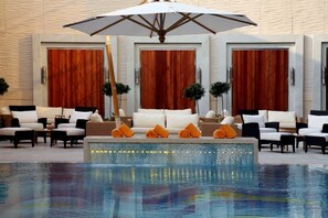 Outdoor pool, pool umbrellas