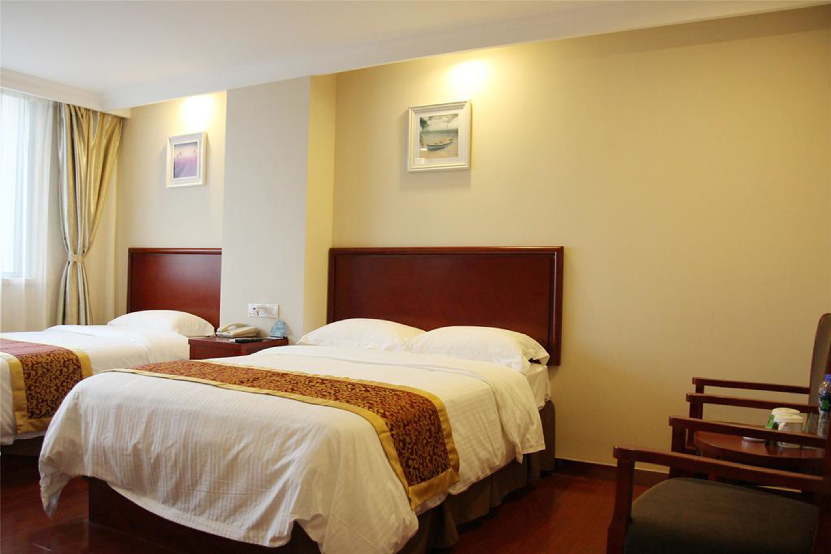 Twin Room | In-room safe, blackout drapes, iron/ironing board, free WiFi