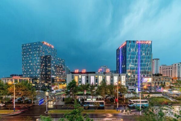 المنشأة من الخارج