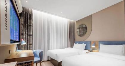Home Inn (Weihai Kunming Road Tourist Dock Weigao Plaza)