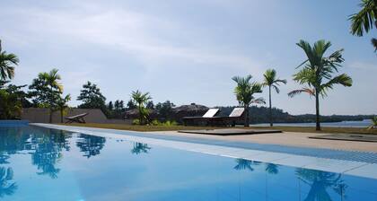 Kalla Bongo Lake Resort