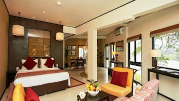 Suite | 1 bedroom, minibar, in-room safe, desk