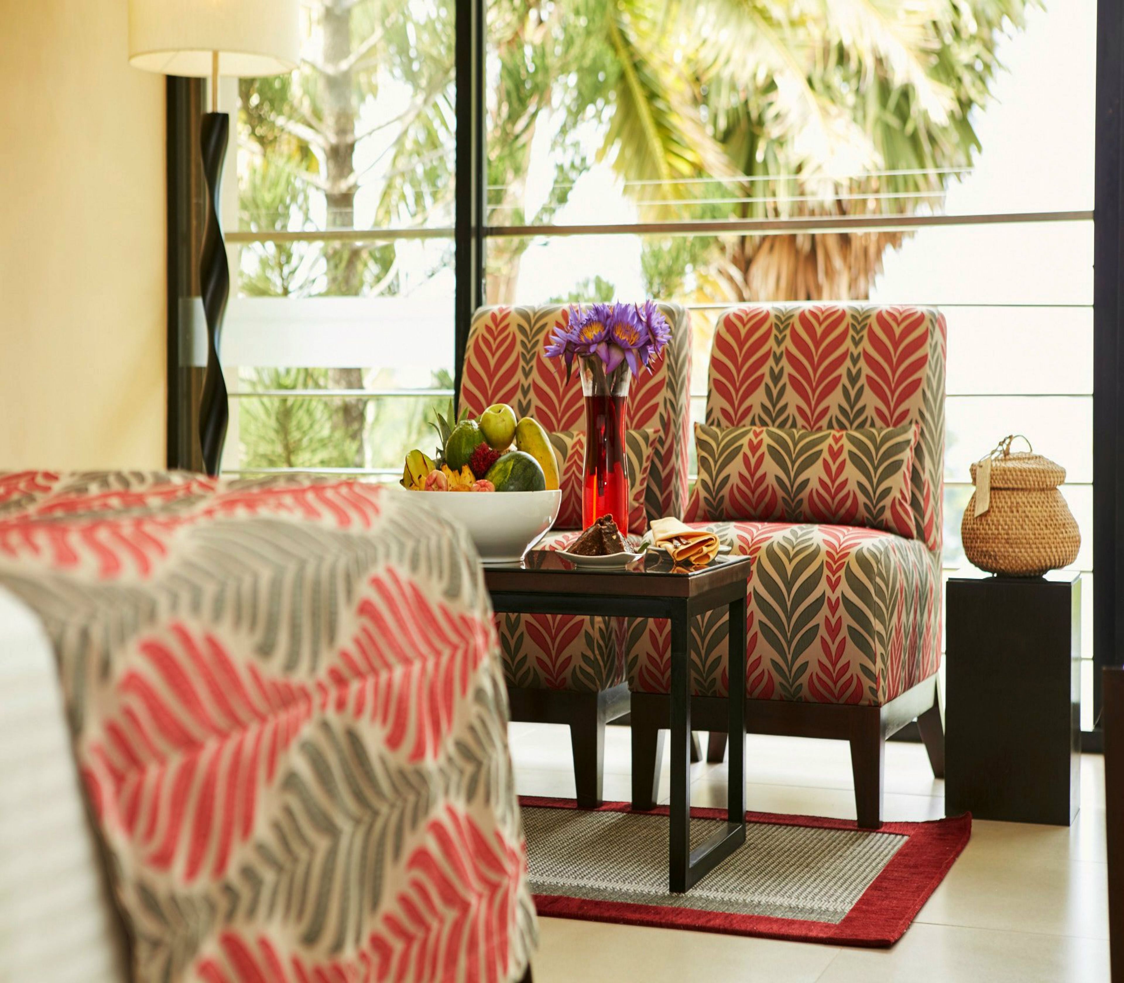 deluxe suite | minibar, in-room safe, desk, iron/ironing board