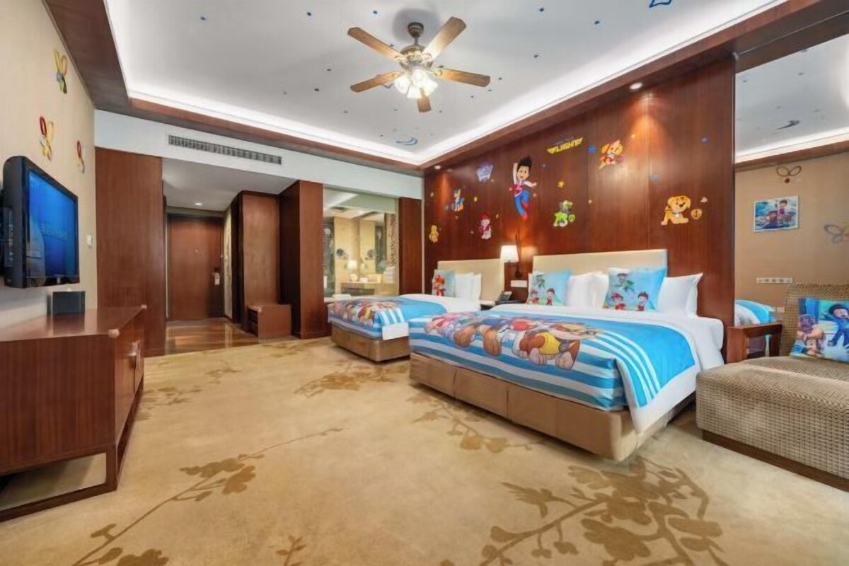 Cribs/infant beds