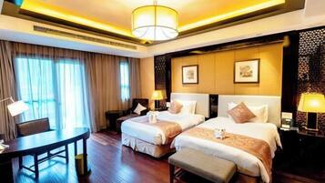 Tempat tidur bayi