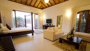In-room safe, desk, iron/ironing board (on request), WiFi (free) - Ellen's Place (Colombo)