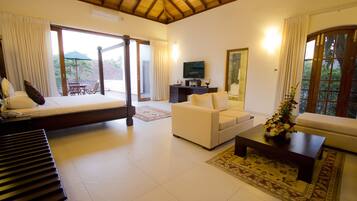 1 bedroom, in-room safe, desk, iron/ironing board