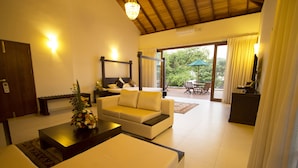 In-room safe, desk, iron/ironing board (on request), WiFi (free) - Ellen's Place (Colombo)
