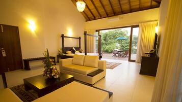 1 bedroom, in-room safe, desk, iron/ironing board