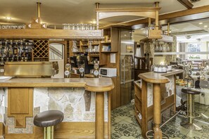 Bar (on property) - Hotel Lokomotive (Linz)