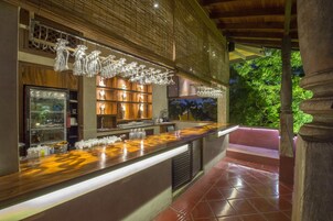 2 restaurants, breakfast, lunch, dinner served; Japanese cuisine