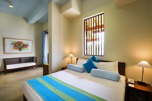 Ropa de cama de alta calidad y minibar 
