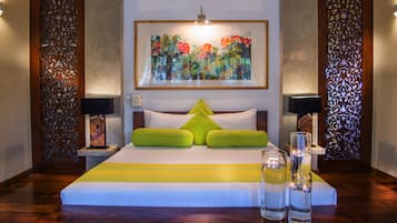 Executive Room with Jacuzzi (10% off on Food & Beverage) | Premium bedding, minibar, in-room safe, desk