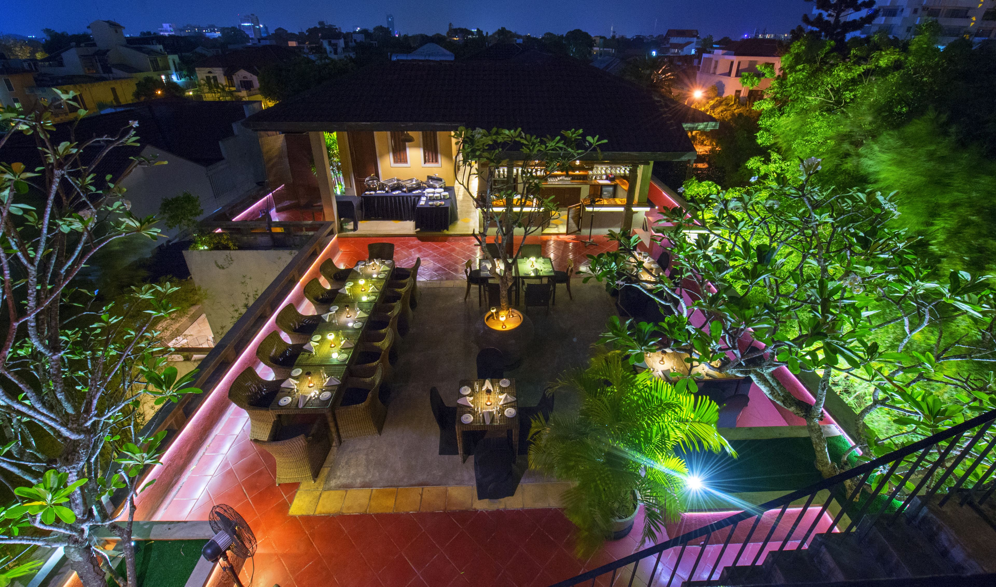 2 restaurants, breakfast, lunch, dinner served; Japanese cuisine