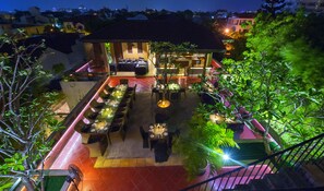 2 restaurants, breakfast, lunch, dinner served; Japanese cuisine