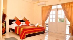 Standard Double Room with Air Conditioning | Minibar, in-room safe, desk, blackout curtains