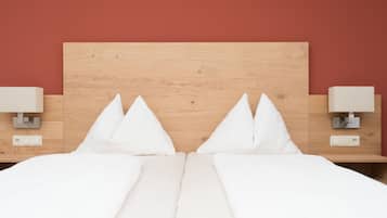 Executive Suite | Down comforters, minibar, in-room safe, desk