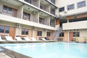 Outdoor pool - Augusta Valley (Bandung)