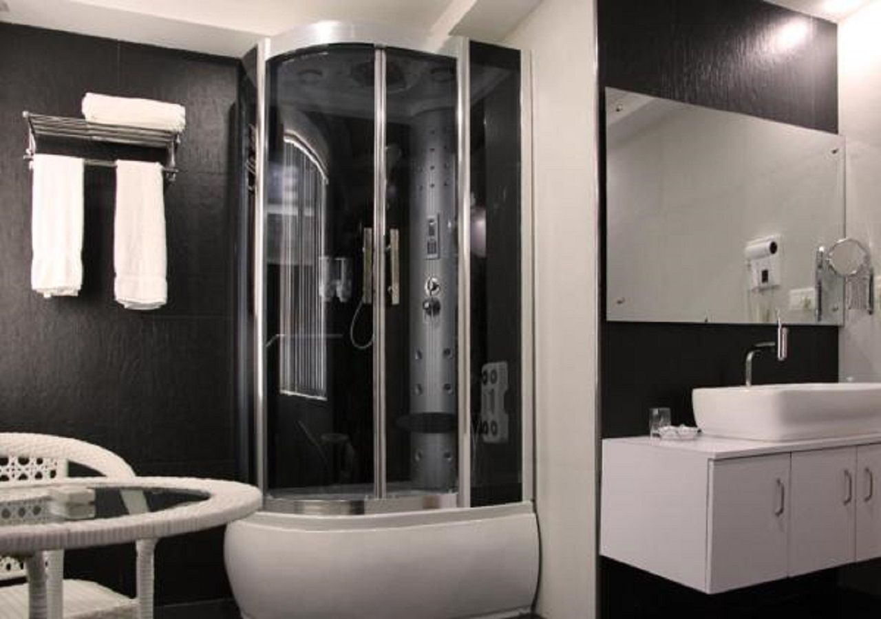 Premium Room | Bathroom