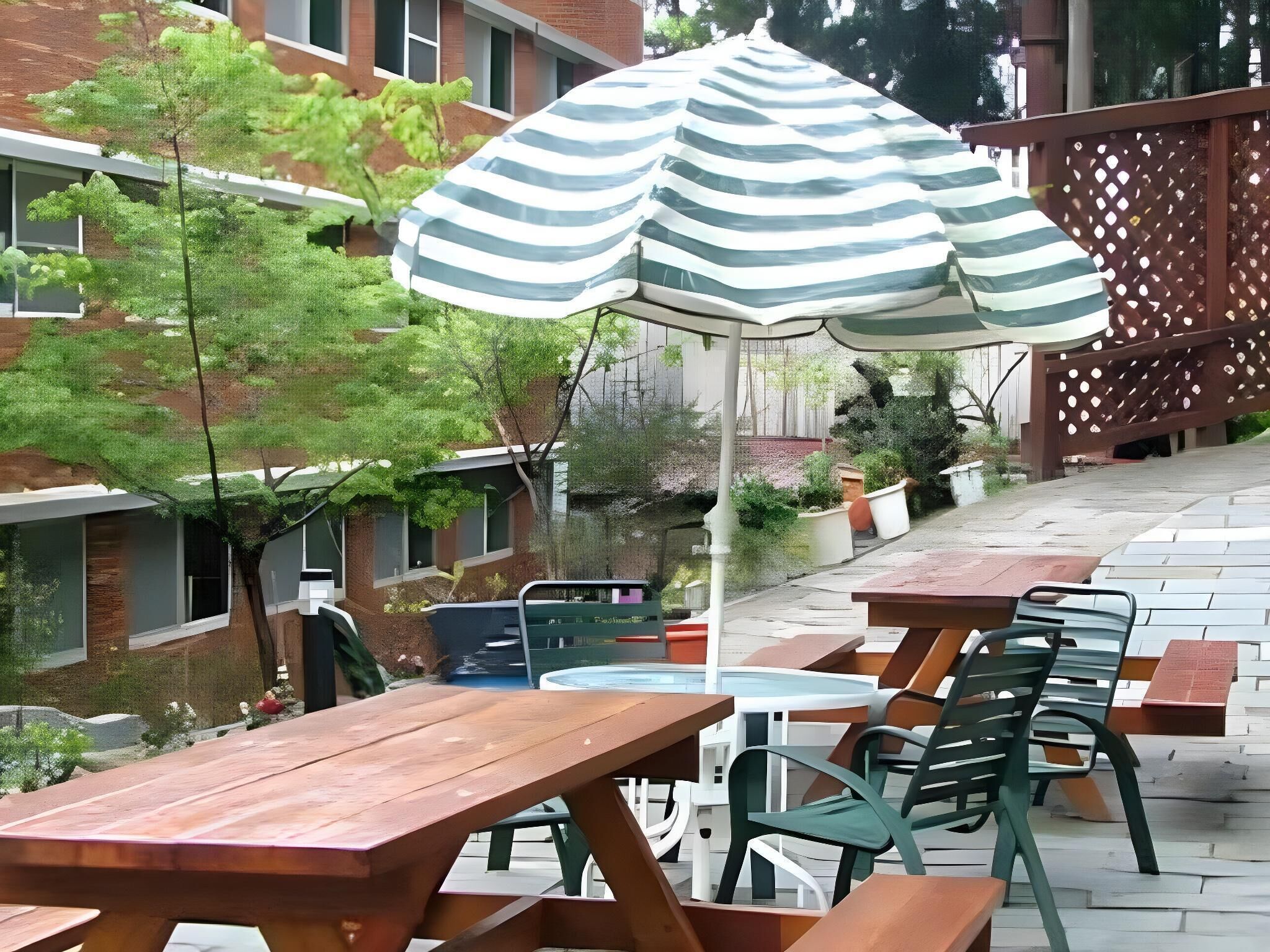 تناول الطعام بالخارج