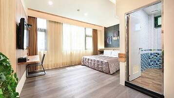 Quarto casal | Escrivaninha, Wi-Fi de cortesia, roupa de cama