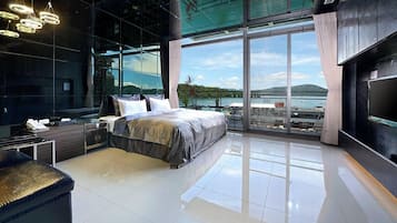 Superior Double Room, Lake View | Desk, free WiFi, bed sheets