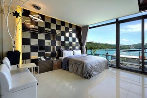 Superior Double Room, Lake View | Desk, free WiFi, bed sheets