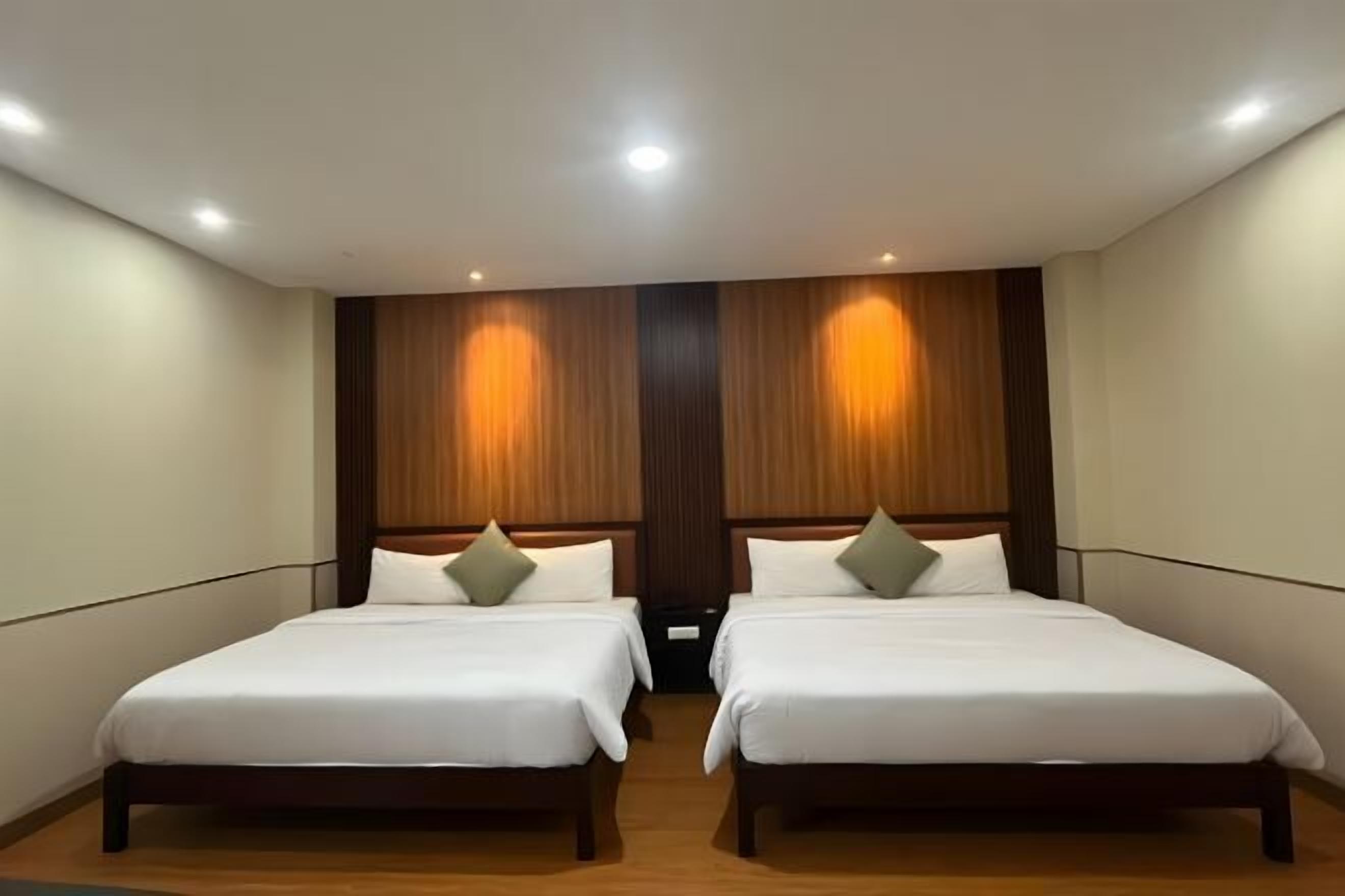 Minibar, in-room safe, desk, rollaway beds