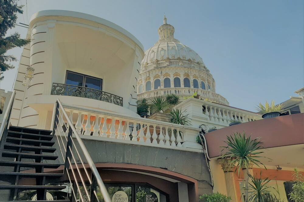 The Palais Dago Hotel