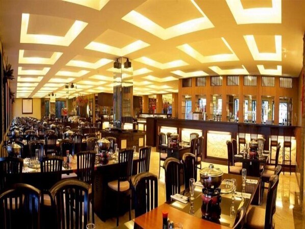 Restaurant - The Valley (Cimenyan)