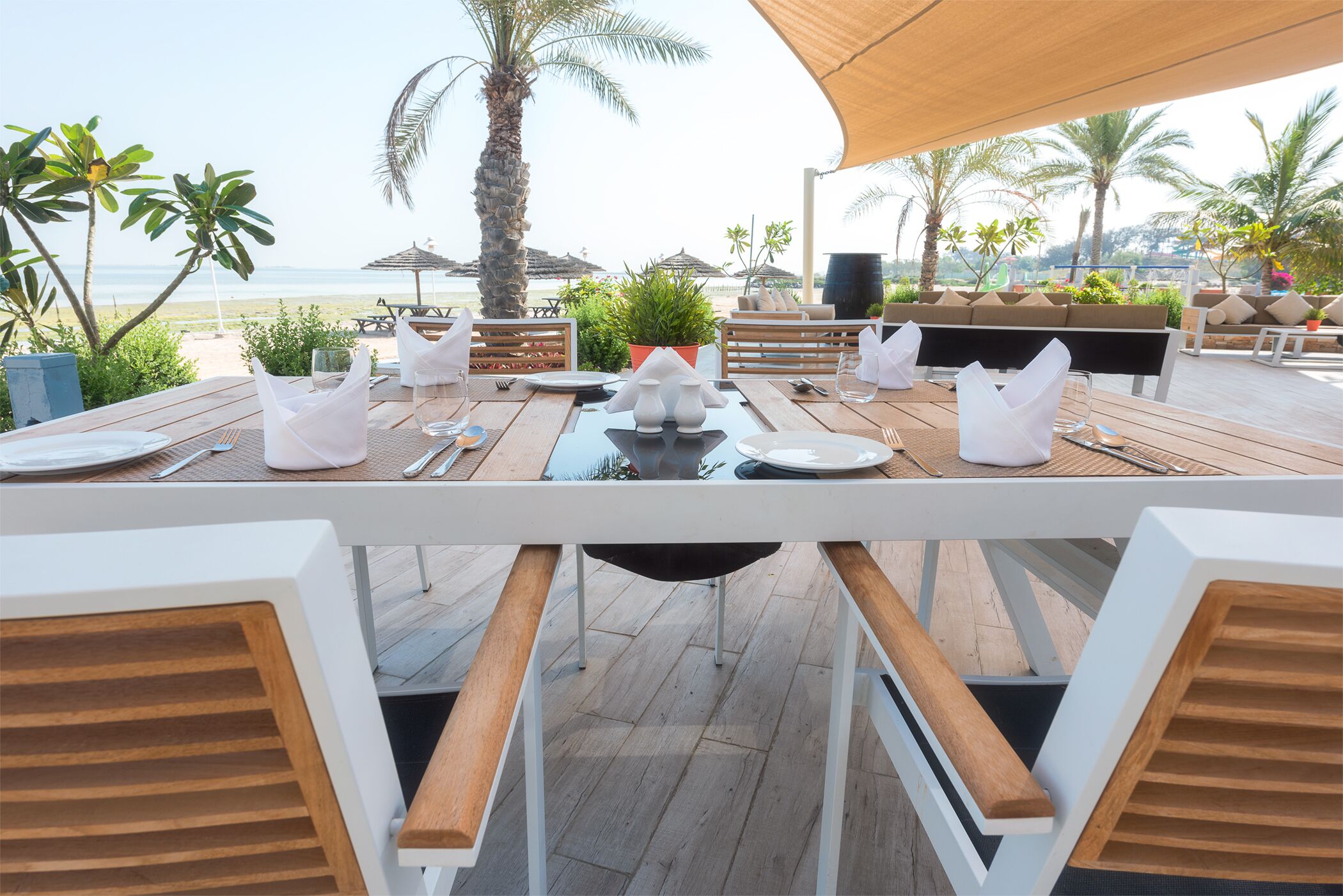 2 개의 레스토랑(세계 요리)