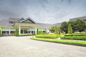 Exterior - Lido Lake Resort By MNC Hotel (Cigombong)