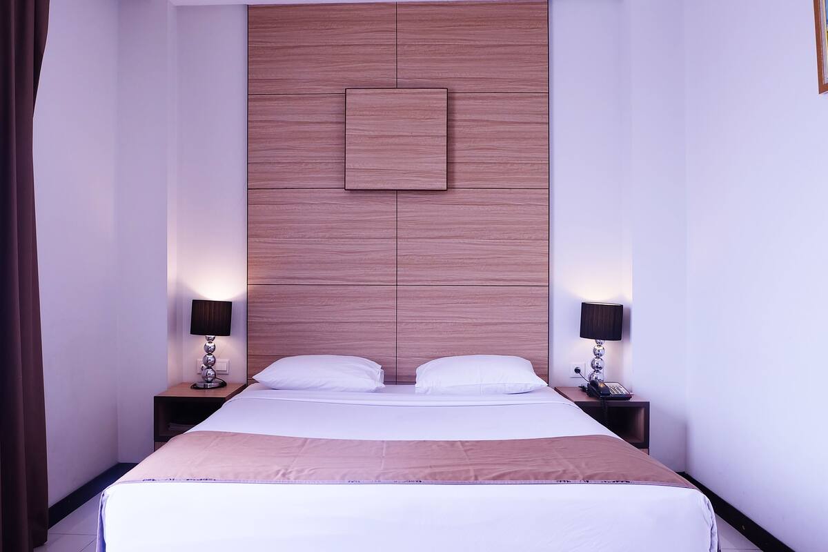 Deluxe Double Room | In-room safe, rollaway beds (surcharge), WiFi (free)