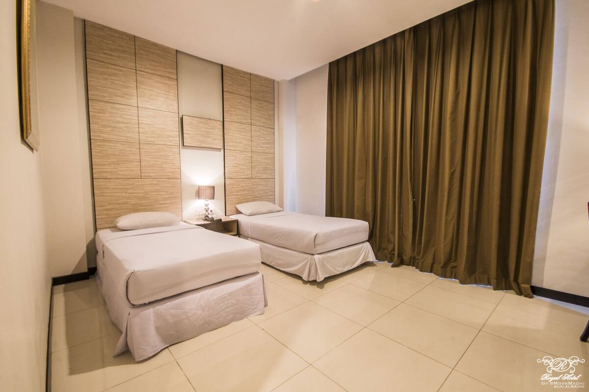 Superior Twin Room | In-room safe, rollaway beds (surcharge), WiFi (free)