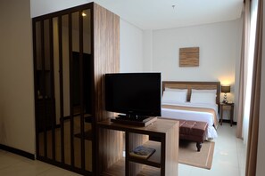 In-room safe, rollaway beds, free WiFi - Hotel Royal Bogor (Bogor)
