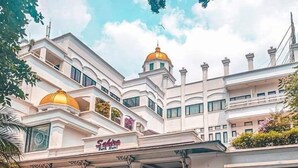 Front of property - Sahira Butik Hotel (Bogor)