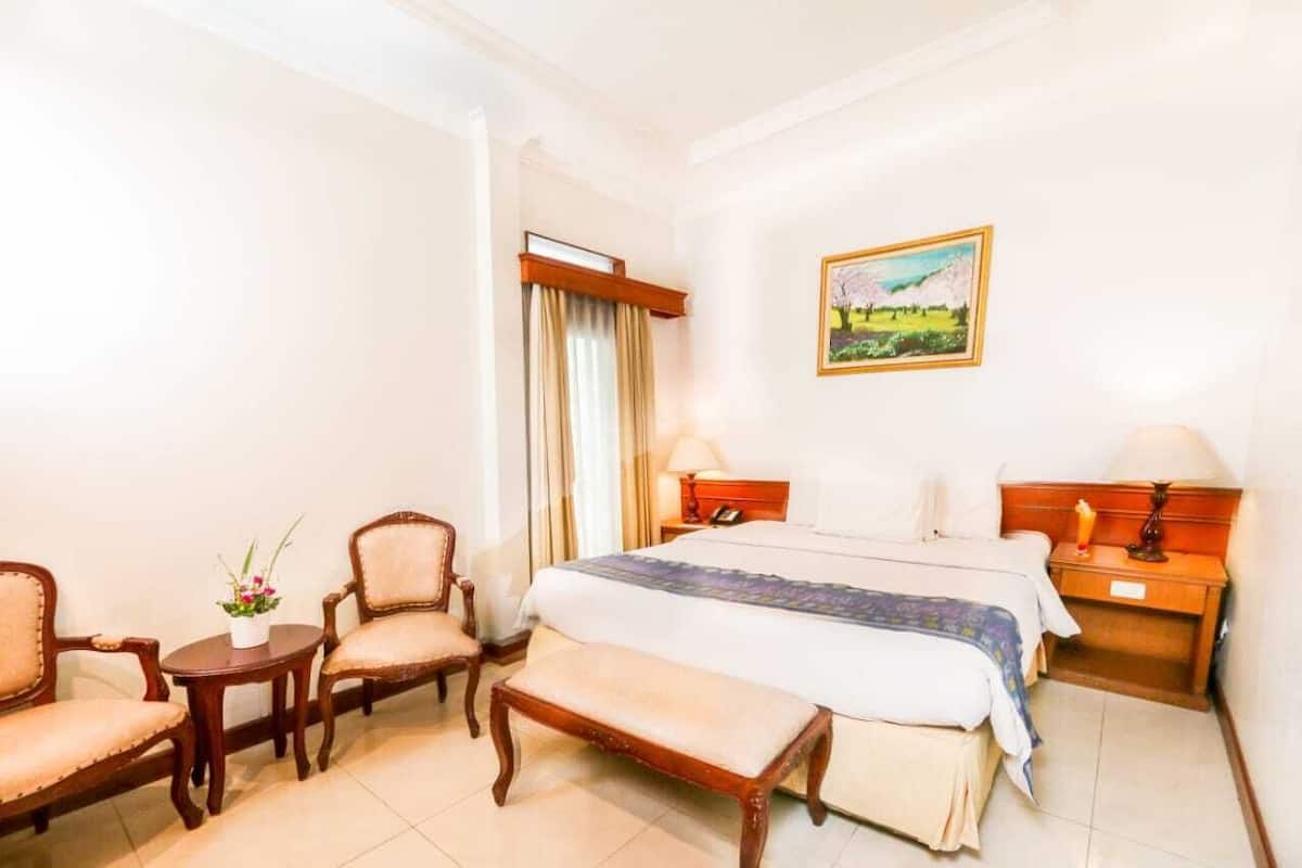Executive Suite | In-room safe, desk, WiFi (free)